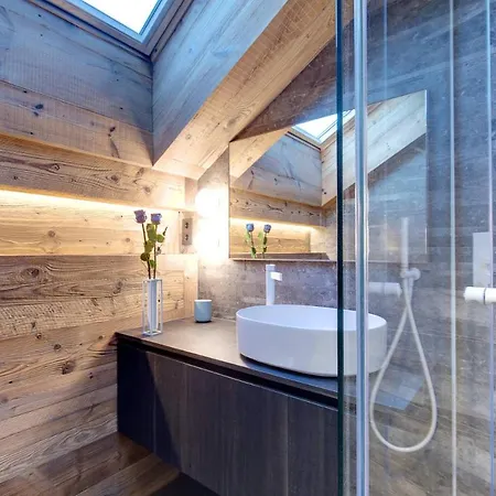 Chalet Menor - Hometown Experience