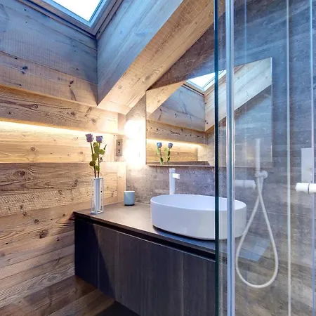 Chalet Menor - Hometown Experience